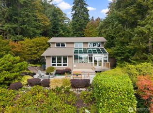 9796 NE Murden Cove Drive, Bainbridge Island, WA 98110