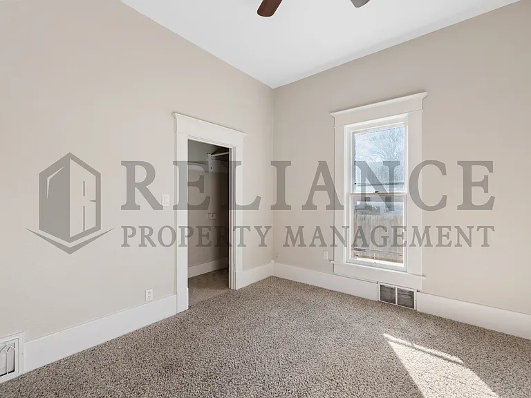 215 N King St — Photo 18