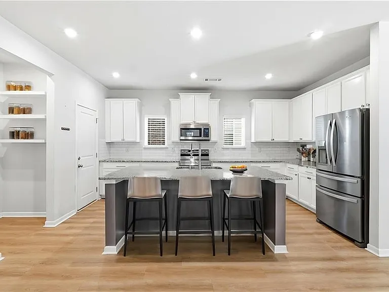 2719 Morgan Spring Trl — Photo 32