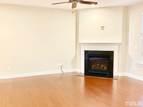 4th image of 115 Acorn Hollow Pl