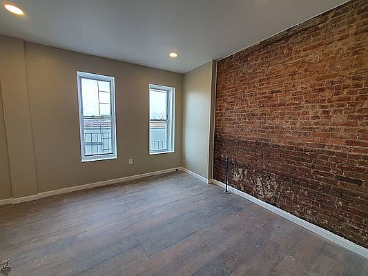 1st image of 524 4th Ave #4R