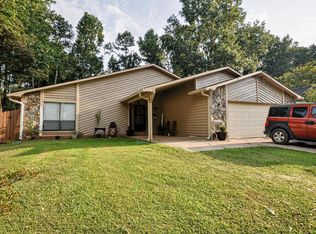 1261 Indian Way NW, Lilburn, GA 30047