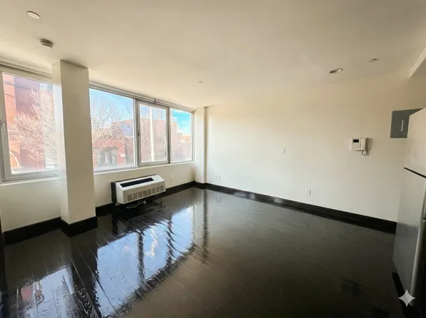 508 Humboldt Street image 1 of 4