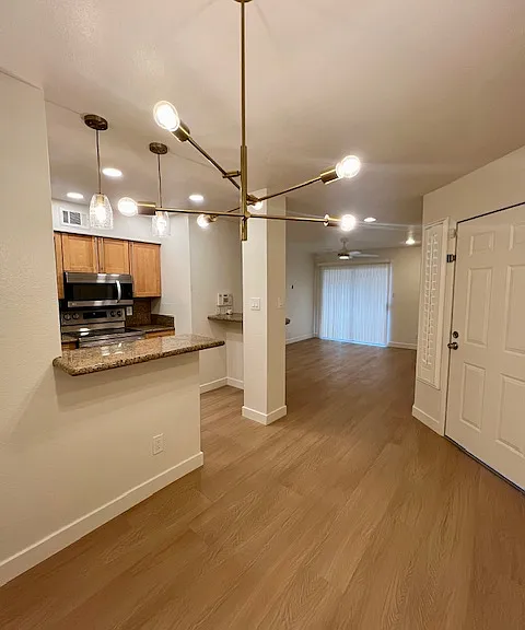 4410 N Longview Ave #220 — Photo 8