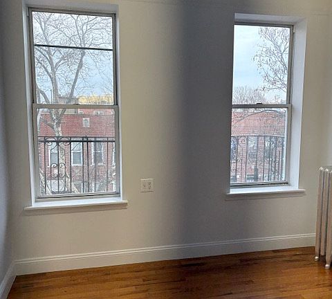 4th image of 3240 44th St
