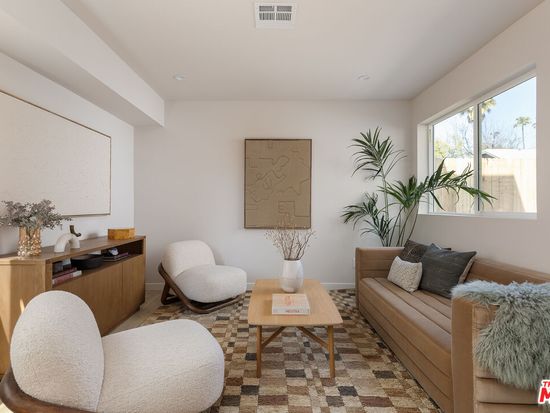 2212 Reservoir St, Los Angeles, CA 90026