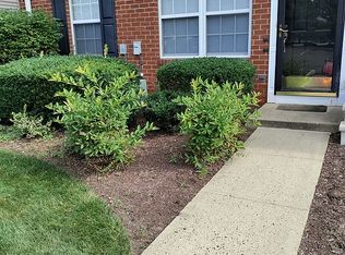 102 Lansdowne Ct #32, Pennington, NJ 08534