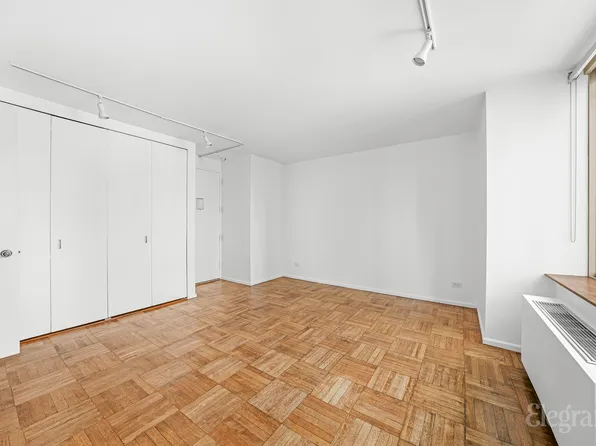 236 East 47th Street image 7 of 14