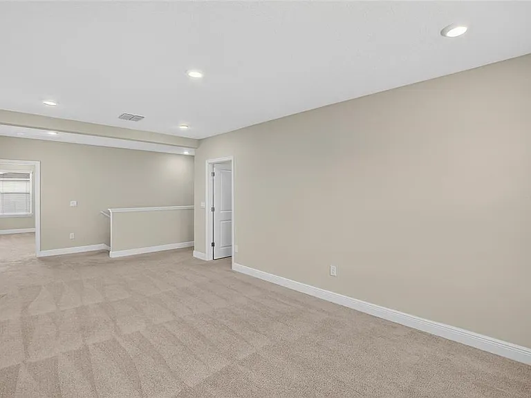 2546 Warren Acres Blvd — Photo 37