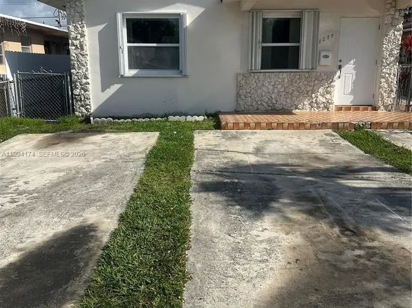3279 SW 25th Ter #3279, Miami, FL 33133