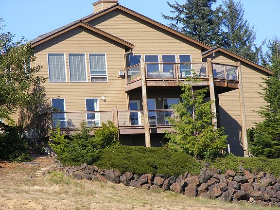 Rear view exterior 
