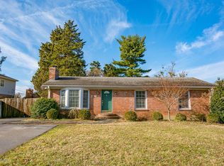 126 Wildwood Ln, Wildwood, KY 40223