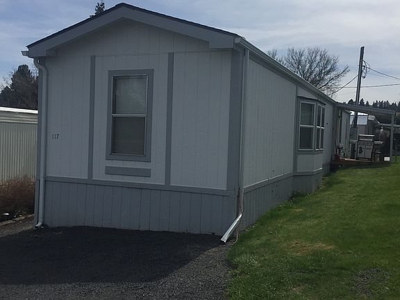2nd image of 900 S Hillcrest Dr
