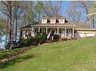 9615 Thornberry Dr, Ooltewah, TN 37363