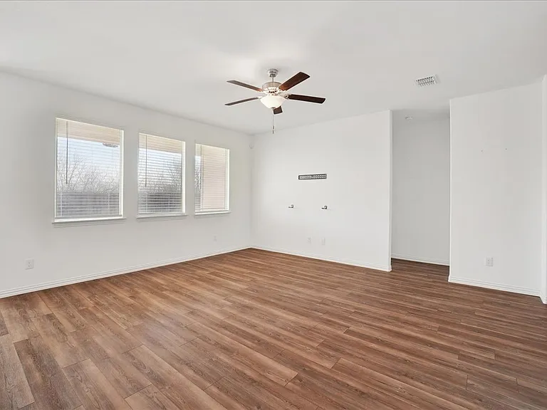 846 Sitwell Dr — Photo 15