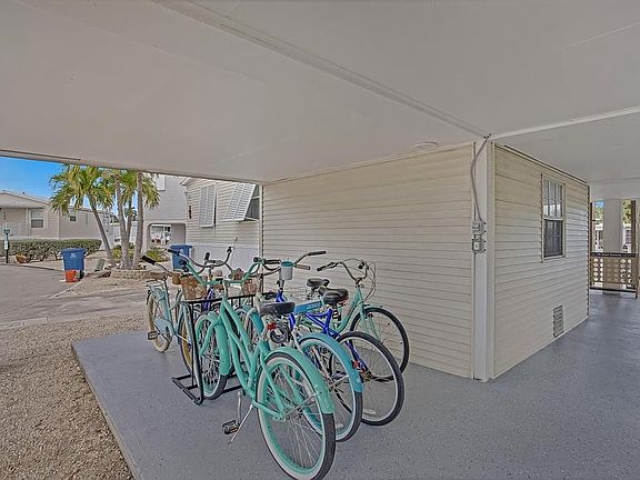 5th image of 701 Spanish Main Dr #559