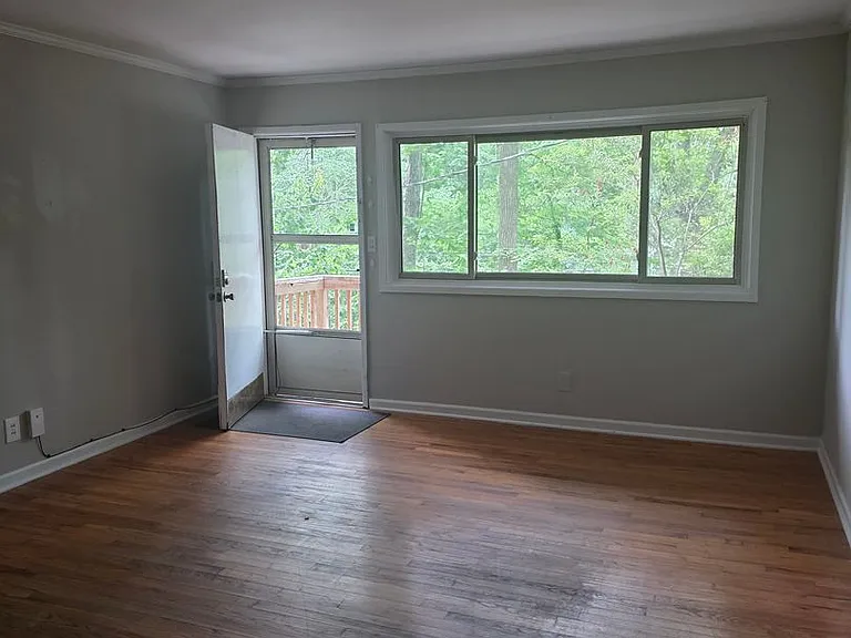 1617 Old Oxford Rd — Photo 5