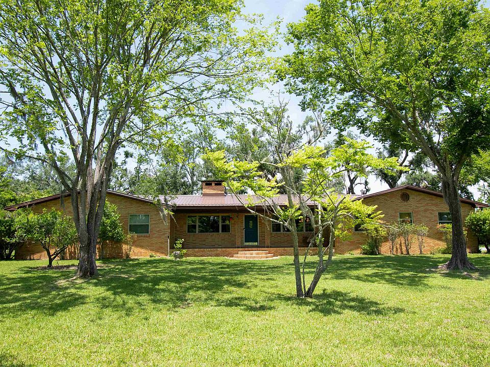 1st image of 200 Davis Dr