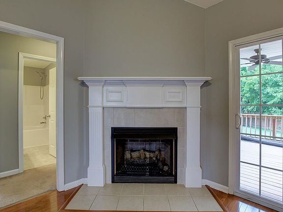 5th image of 1048 Glenhurst Way
