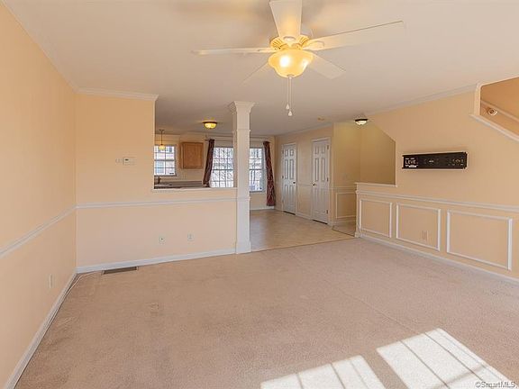 5th image of 42 Donahue Ln #42