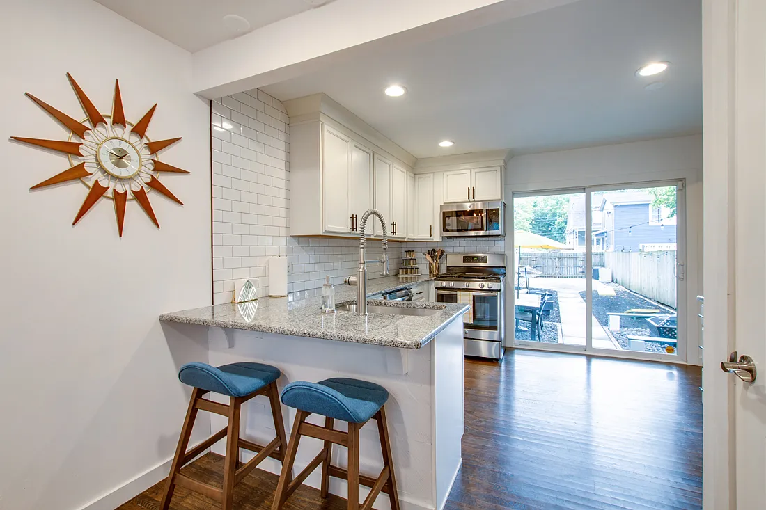 3 bed, 1280 sqft, $2,500 — Photo 2