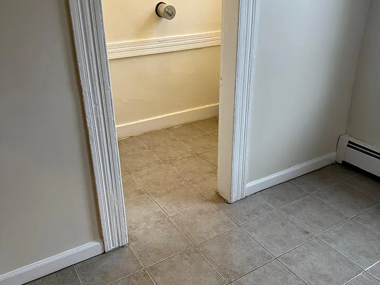 1018 Hancock Ave #3R — Photo 3