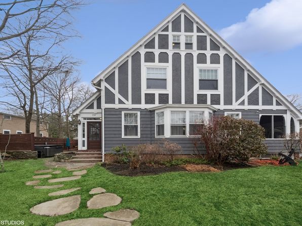 998 Humphrey St, Swampscott, MA 01907