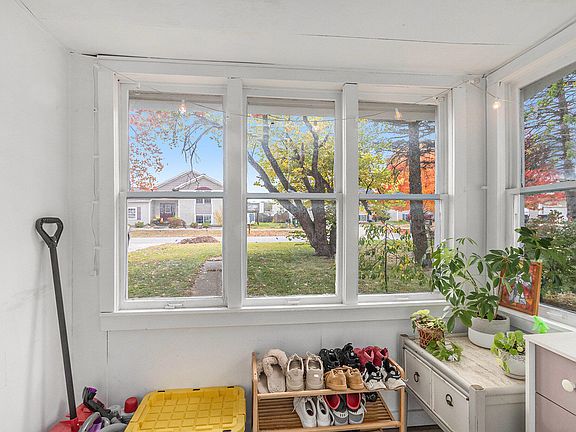 4th image of 485 W 23rd St