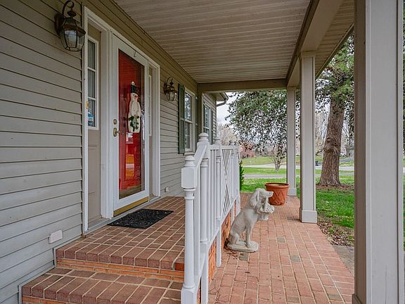 2nd image of 733 Wexford Way
