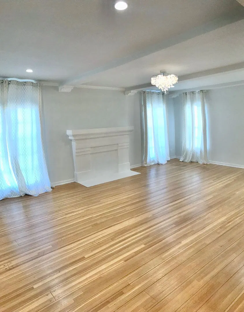 Stunning Downstairs Newly Remodeled Unit With 4 Bedrooms And 2 Bathrooms Now Available!! — Photo 2