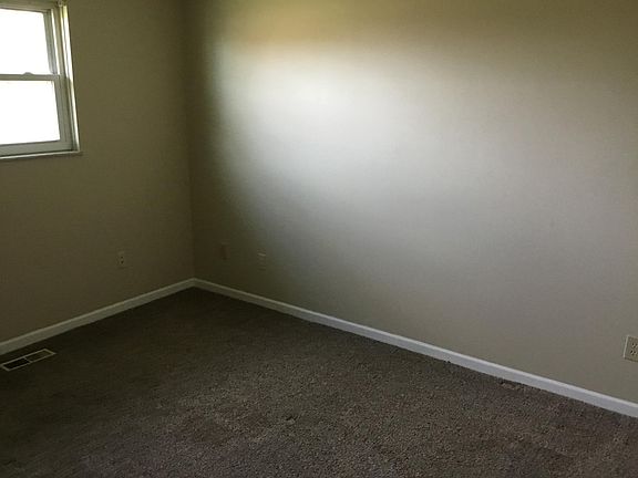 5th image of 770 Wisteria Dr APT B
