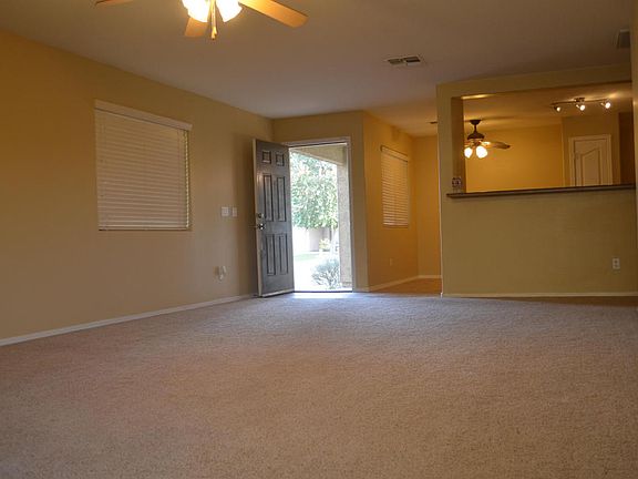 4th image of 7914 W Globe Ave