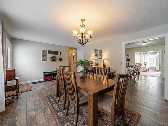 4th image of 21601 Maple Glen Dr