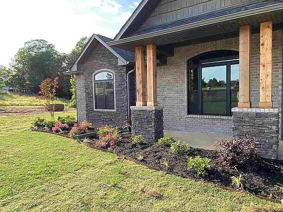 3rd image of 6621 Falcon Cir