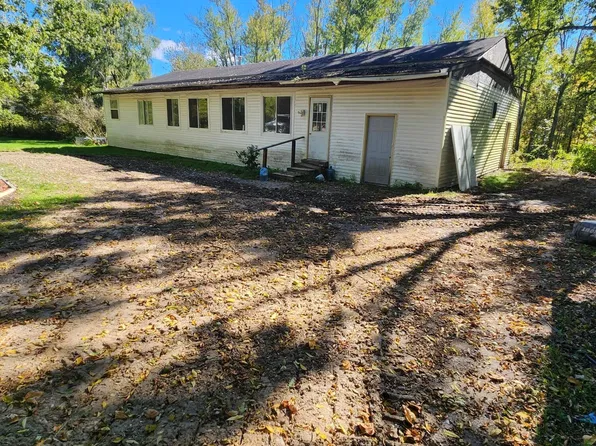 8721 Bluewater Hwy, Saranac, MI 48881