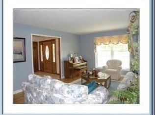 2724 Valley Forge Rd, Lisle, IL 60532