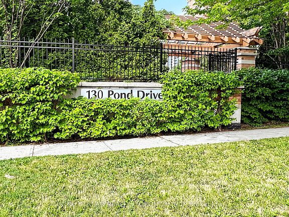 4th image of 130 Pond Dr #106