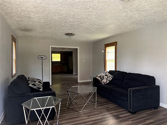 4th image of 431 Malleable St