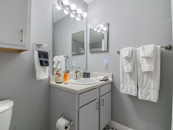 4th image of 1236 S Missouri Ave Unit 204