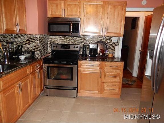 2nd image of 440 Lorraine Ave
