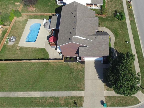 10801 Vintage Creek Dr - corner shot