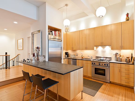 4th image of 233 W 26th St APT 1E