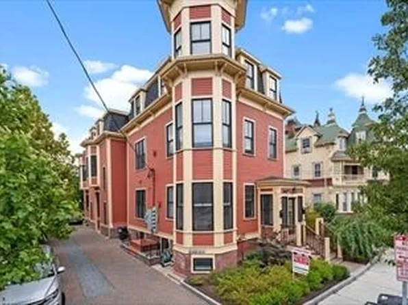 42 Bow Street APT 5, Somerville, MA 02143