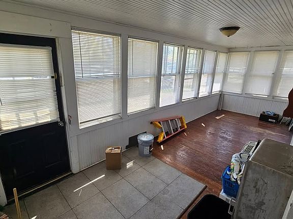 4th image of 211 S 3rd St #A