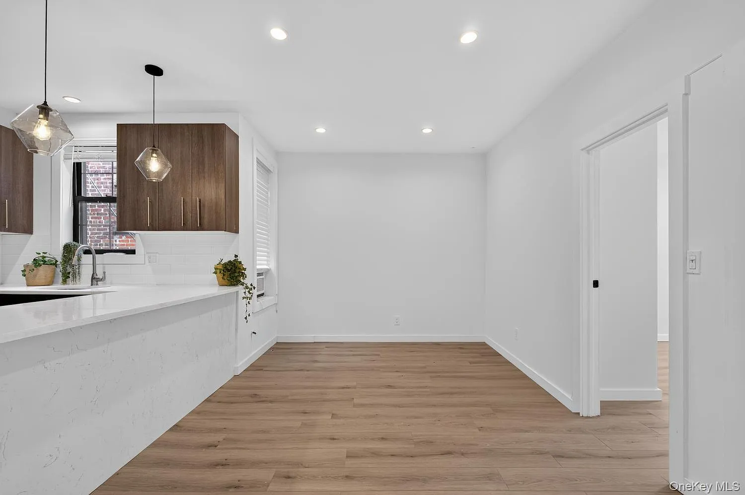 2 bed, 1.0 bath, 714 sqft, $3,200 — Photo 3