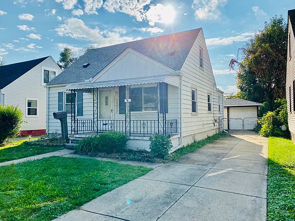 2nd image of 26411 Clancy St