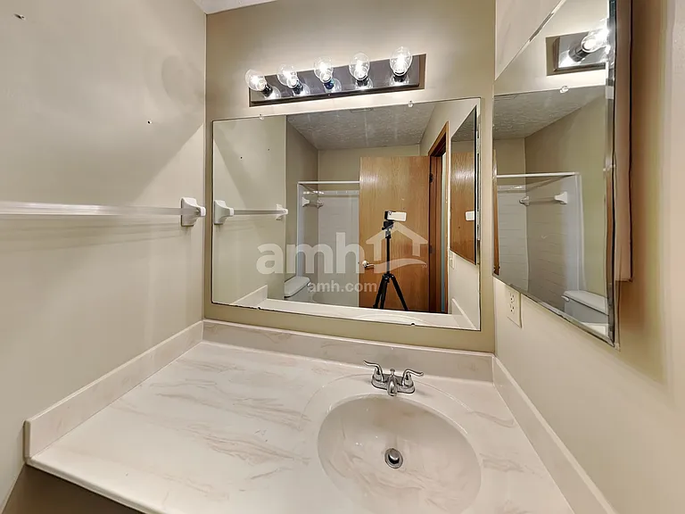 7080 Winchester Crossing Blvd — Photo 14