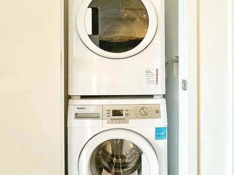 185 Roehampton Ave #207 — Photo 6