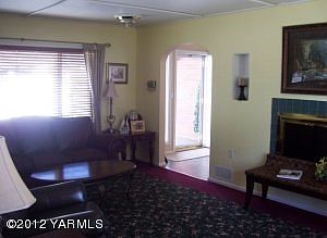 3rd image of 2902 Shelton Ave