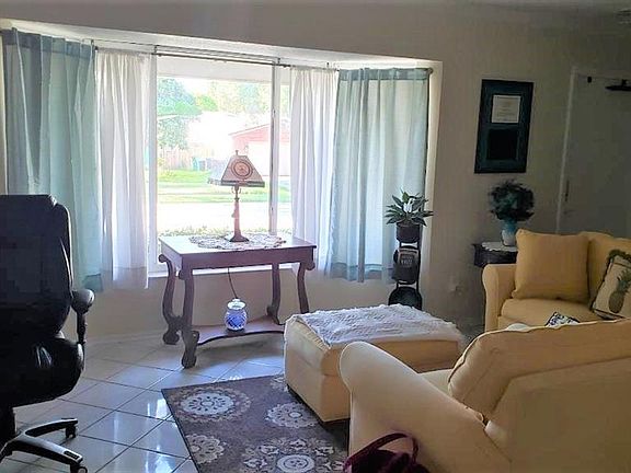 4th image of 5 Harbor Woods Cir